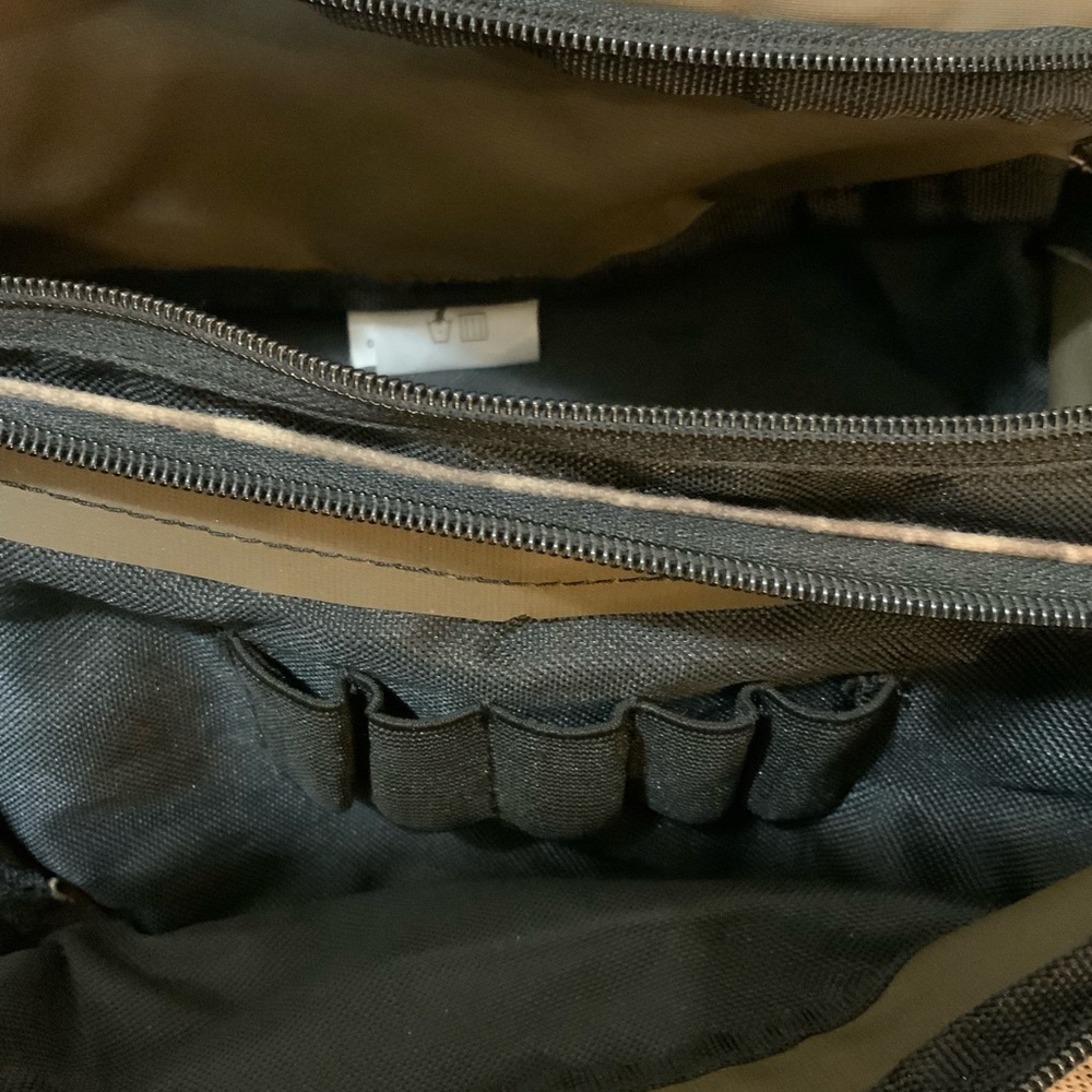Fieldline camo Fanny pack. Great for days out in the field hunting. - Picture 5 of 5